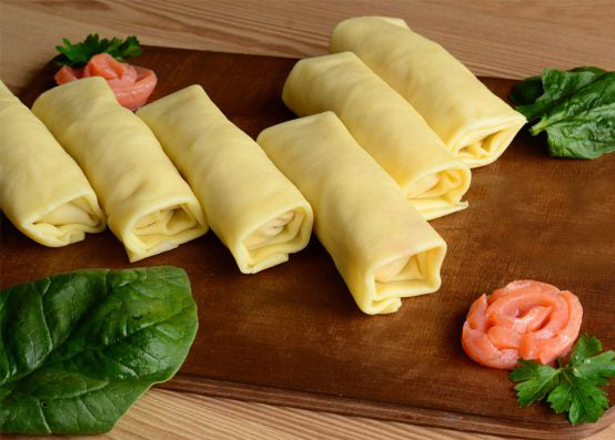 Pfannkuchen mit Lachs und Spinat
