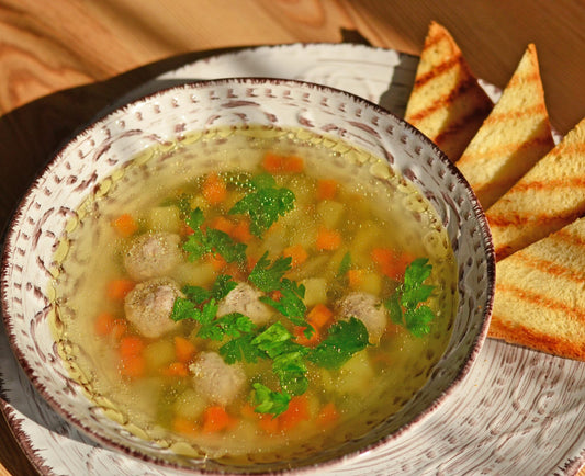 Suppe mit Fleischbällchen