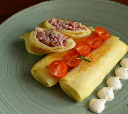 Pfannkuchen mit Schinken und holländischem Käse